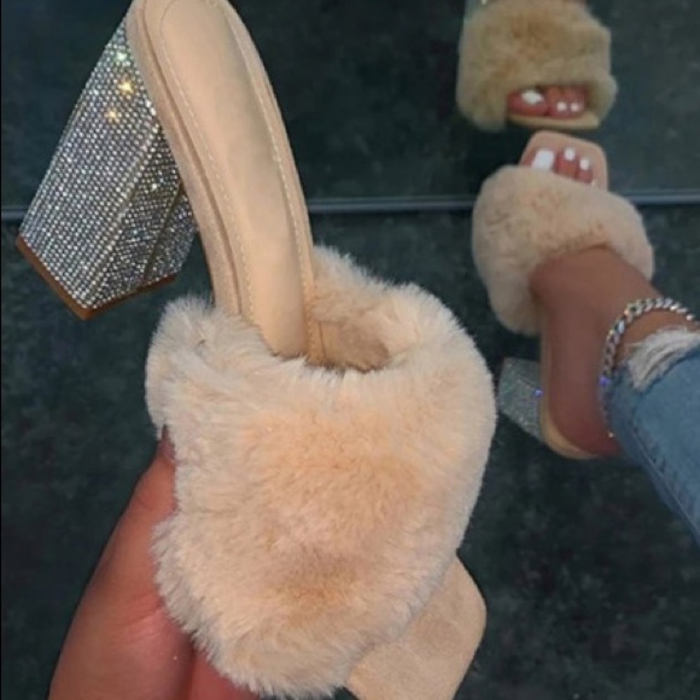 Nude Pump